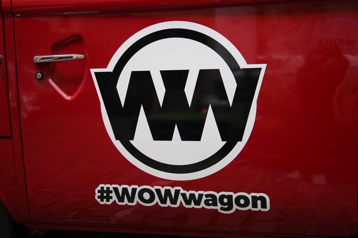 justthemedicine's tweet photo. Ooft, she's shiny this year, lads. #WOWwagon #edfringe #edfest #herewegoagain https://t.co/qatj3PIXh9