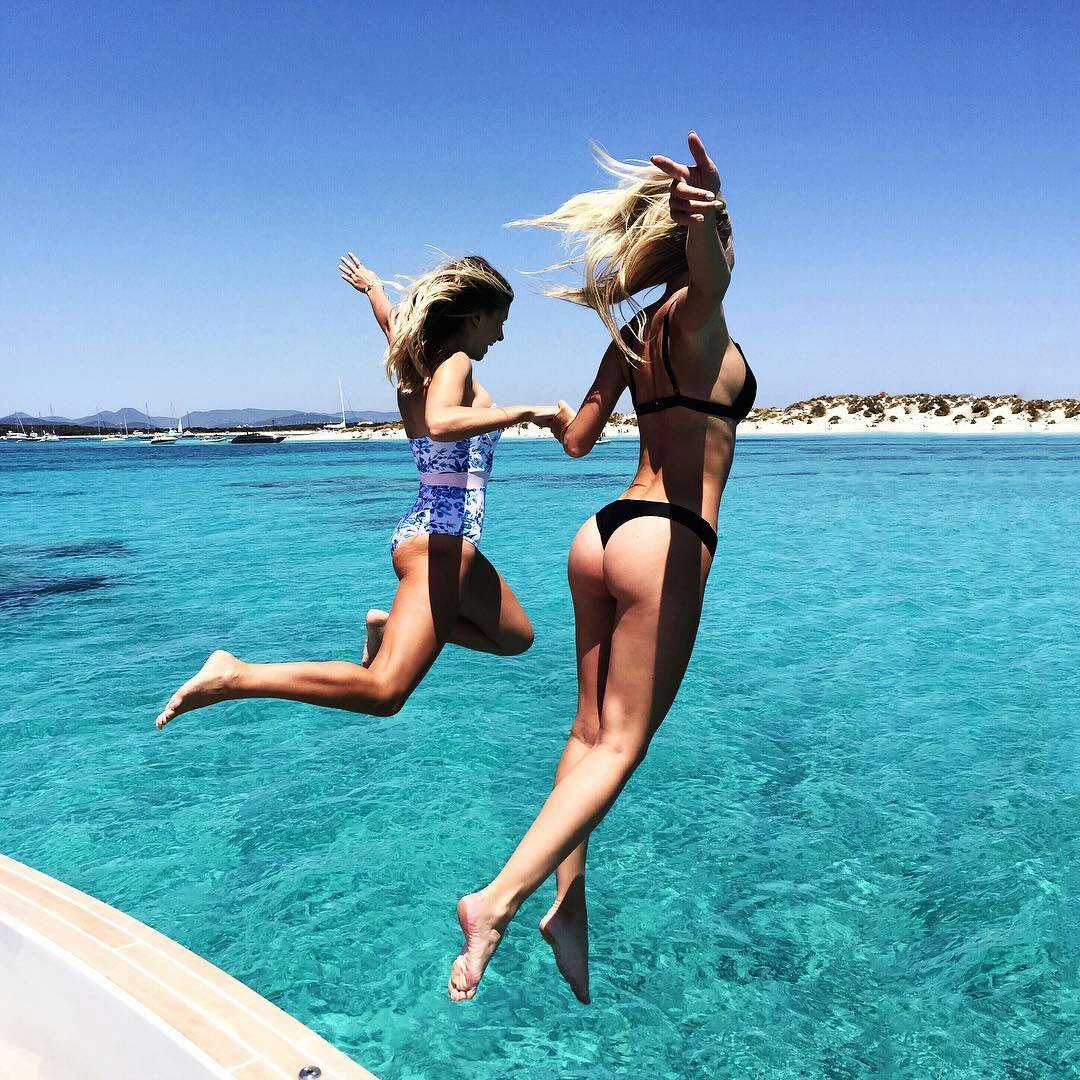 К людям рано или поздно всегда приходит счастье.

Эрих Мария Ремарк