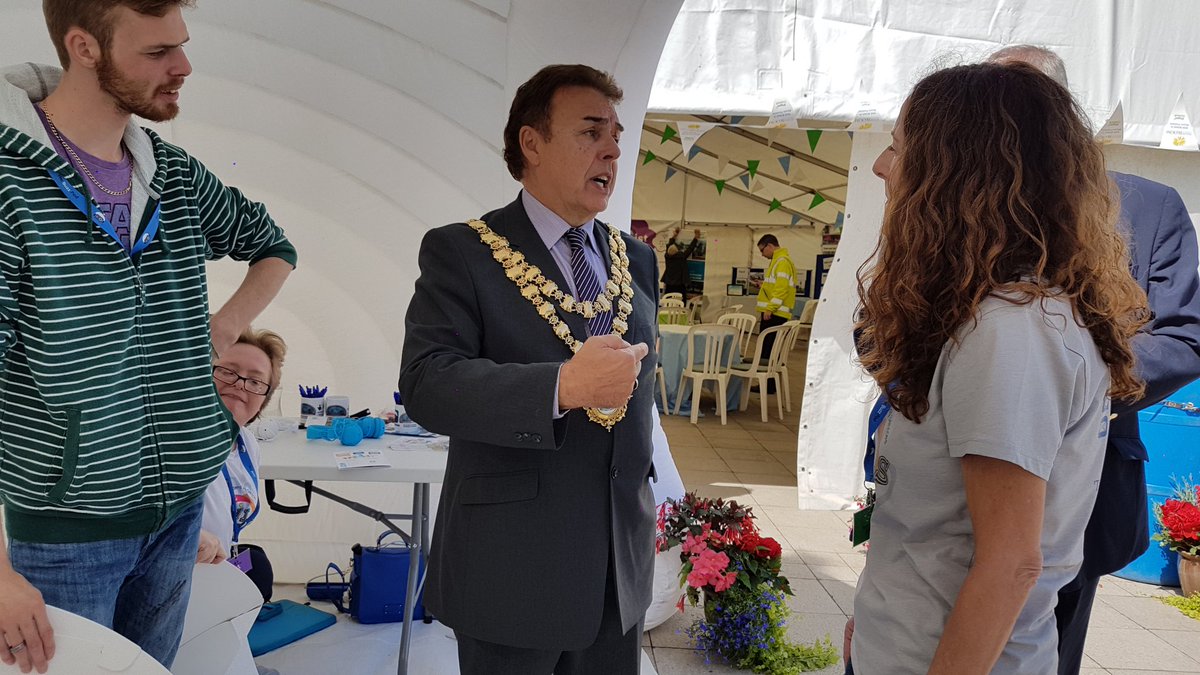 TheBuzzPod's tweet photo. Thanks to Ron the Mayor for sharing his thoughts on the community projects @RHSBloom @WiganCouncil https://t.co/4MylF8rsmS