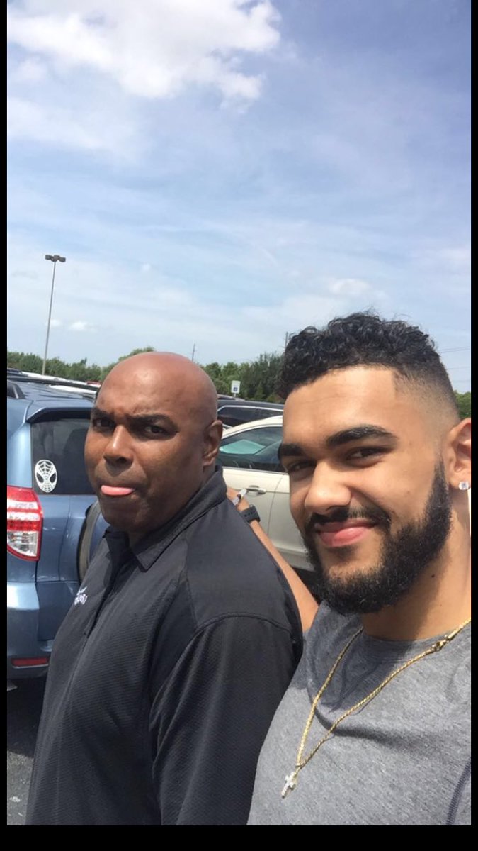 Trecarlton5's tweet photo. Happy birthday pops! Love you, see ya soon ✊🏽🔋⬆️ #terrytakeover @Terry3vans https://t.co/9VP8YQSeHG