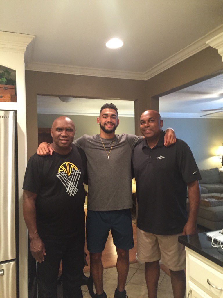 Trecarlton5's tweet photo. Happy birthday pops! Love you, see ya soon ✊🏽🔋⬆️ #terrytakeover @Terry3vans https://t.co/9VP8YQSeHG