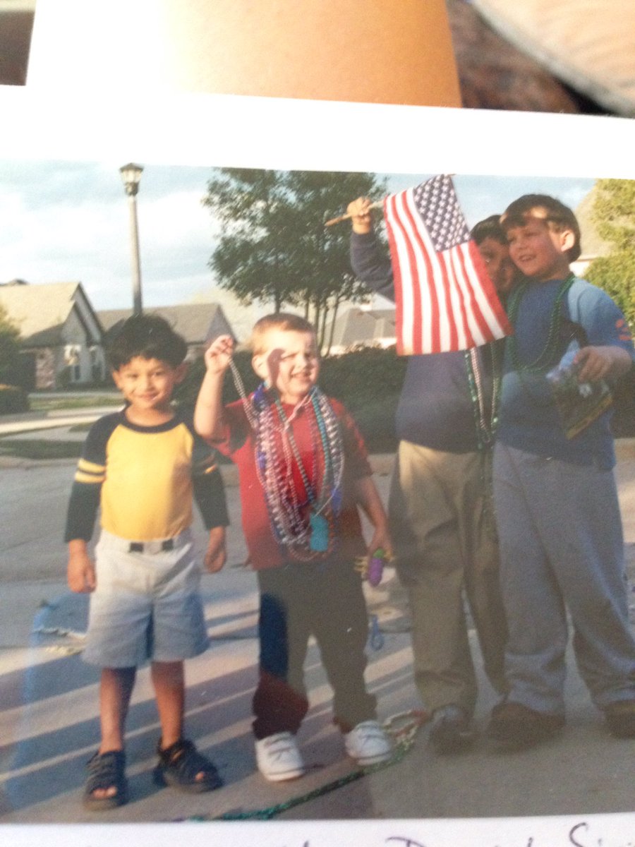 DanielDial3's tweet photo. Happy 16th to my other brother @gmail_shayan hope it's a good one #sadata #cans #hang https://t.co/bgf8fAj6mA