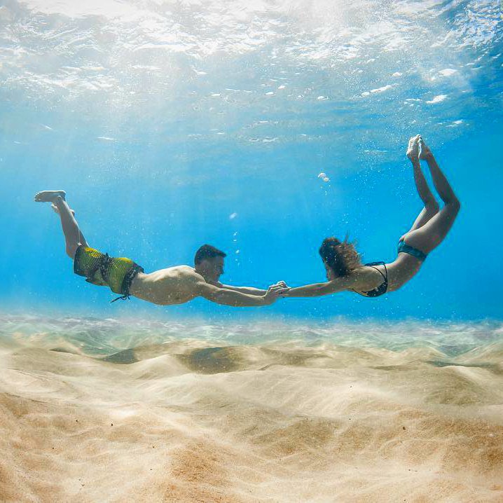 В нашу жизнь приходит радость, когда у нас есть чем заняться; есть кого любить; и есть на что надеяться.