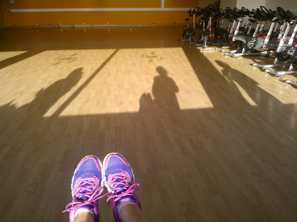 LisaBluOfficial's tweet photo. The anticipation of waiting for #mossafight to start at the gym earlier #gohardorgohome #Mondaymotivation https://t.co/eqakLRkS26