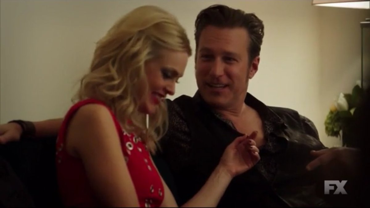 IrinaHendrix's tweet photo. I think it's the most wonderful couple. I wanted this since the first series. #SDRR2 #FlAva #MySavior https://t.co/4M3pQYUyUe