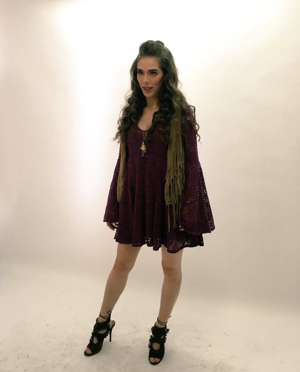 Chica E! México tweet media