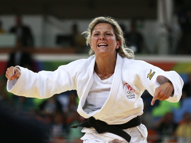 sapo's tweet photo. Primeira medalha para Portugal! Telma Monteiro é medalha de bronze no Judo. Parabéns campeã! https://t.co/VLHwkEYvJu