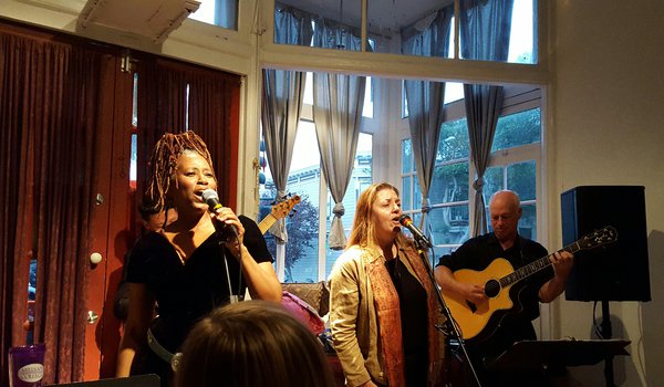 jazzgrasschic's tweet photo. #FJQ Bay Area mini-tour was GREAT! Thanks Ifshin Violins for bass/cello; @redpoppyart &amp; @SFJAZZ for inviting us! https://t.co/j67K68xLy1