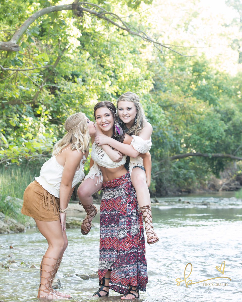 ShanaBrumley's tweet photo. So happy the outfits came together for our shoot #sbpmodelcrew, #shopmode #fiveandco #prettylittlethings https://t.co/8tVxObQbqZ