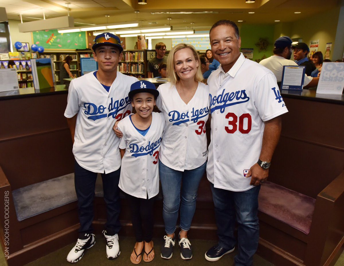 Los Angeles Dodgers on X: "Dave Roberts & family joined @DodgersFdn to spend the morning with 100 local kids at Arroyo Seco Library. #WeLoveLA https://t.co/mUFifqtMa6" / X