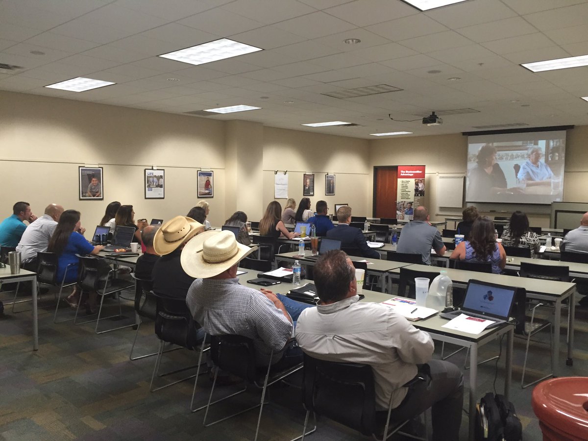hyde_joshua's tweet photo. Transfer of intellectual equity. #advancedlifesales #beafarmbureauagent https://t.co/aQ36oEYRUU