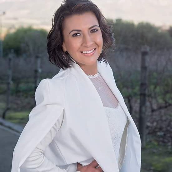 Crushing on this photo😁
<a href="/MrsSAPageant/">Mrs South Africa</a> <a href="/AmorieArts/">Amorie Arts</a> <a href="/sormesa/">Sormé SA</a> 
<a href="/schwarzkopfpro/">Schwarzkopf Pro</a> @Grande_Roche 
#attitudeofgratitude