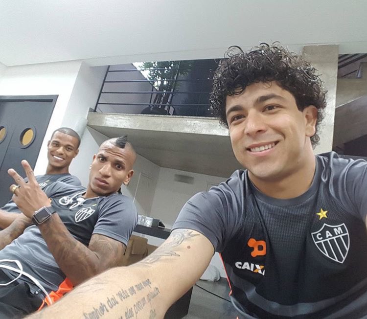 Daqui a pouco teremos mais uma batalha pela frente! Que Deus abençoe o nosso time! #aquiégalo Otero e Lucas Cândido!