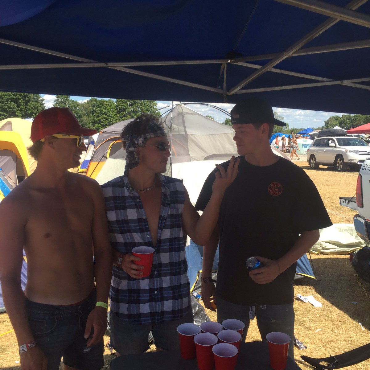 everyone back in the sound: "how was boots?"

only possible response:
"just go next year."