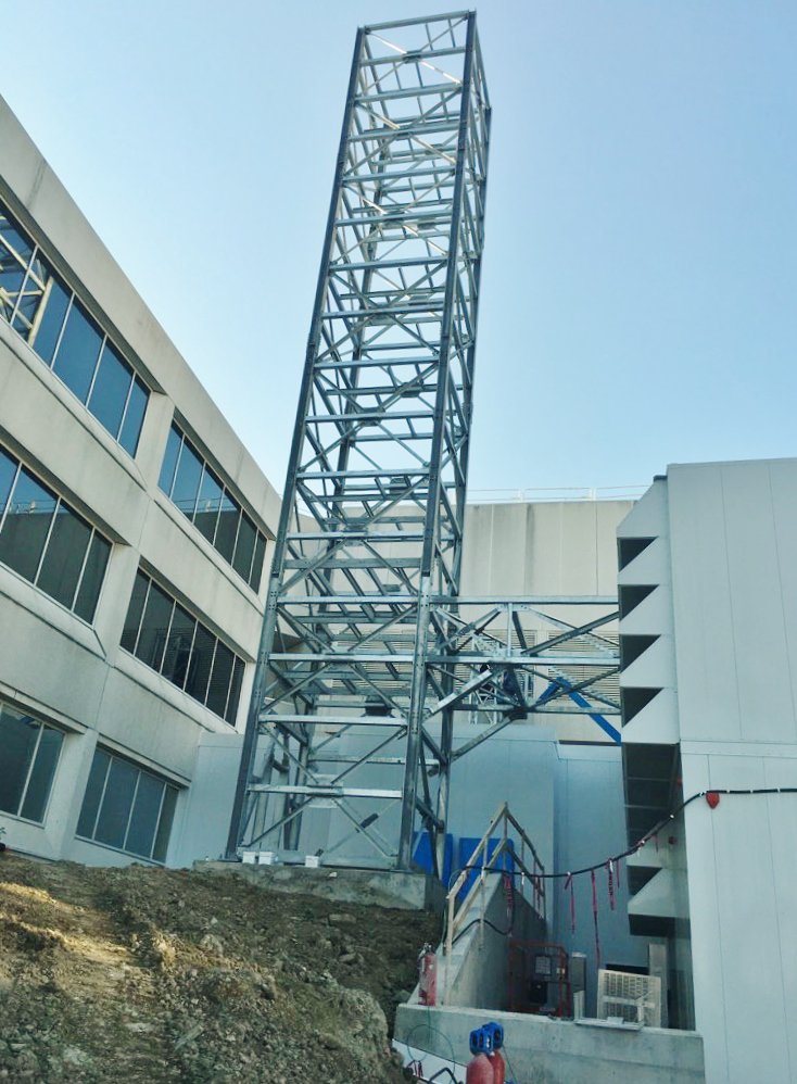 DonFryScaffold's tweet photo. 70' scaffold tower for access around pipe rack #scaffolding #worksafely #scarborough #accesstower #scaffoldviews https://t.co/NW3EVFXLhp