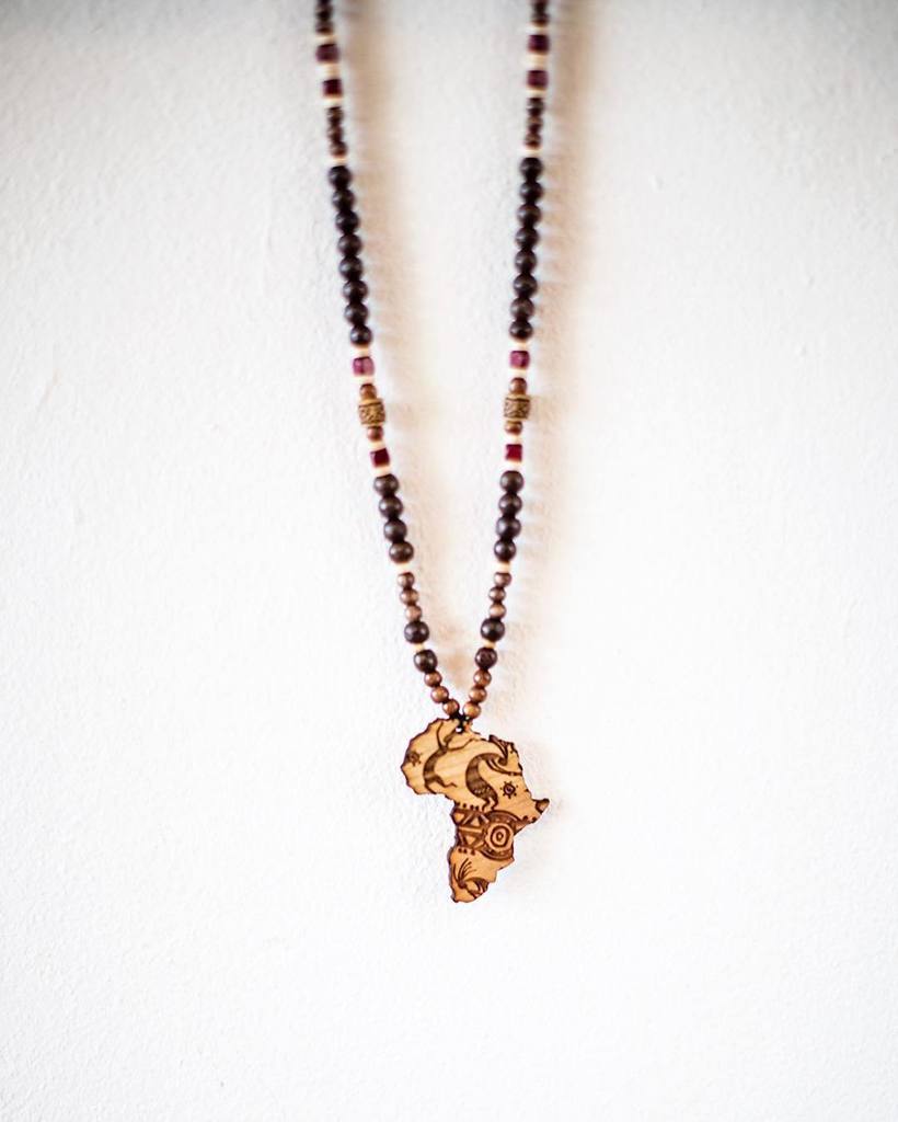 colors_la's tweet photo. These custom pieces by @georgiajaneofficial are amazing. Limited numbers available! Come o… https://t.co/zauGdFa4uF https://t.co/o36fFwSXED