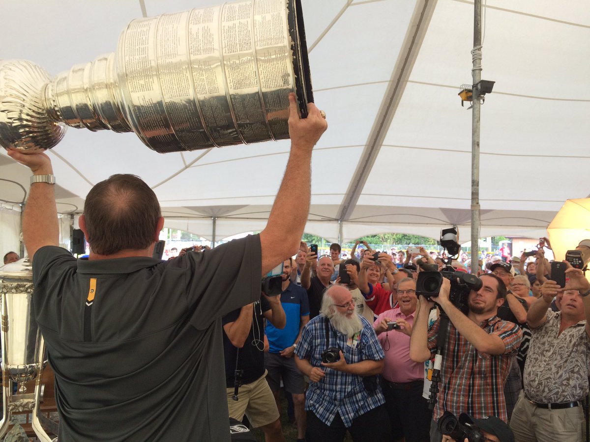 keeperofthecup's tweet photo. Jacques Martin - a hero's welcome! (Saint-Pascal, ON) #stanleycup @penguins @NHL @HockeyHallFame https://t.co/FCizMQzc42