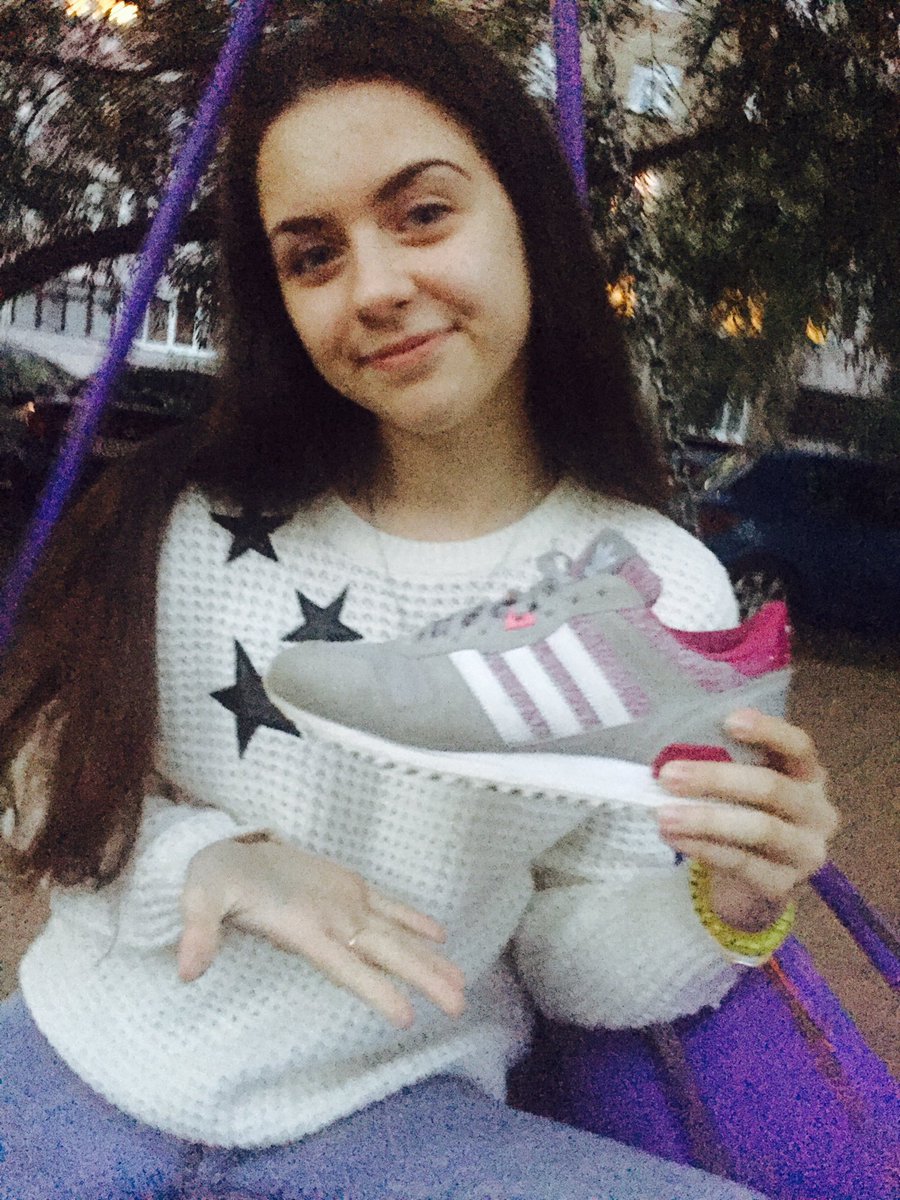 MariaBorunova's tweet photo. @vasilyeva530 а как же твоя реклама найков? 😂😂👟 https://t.co/WzUef164Zg