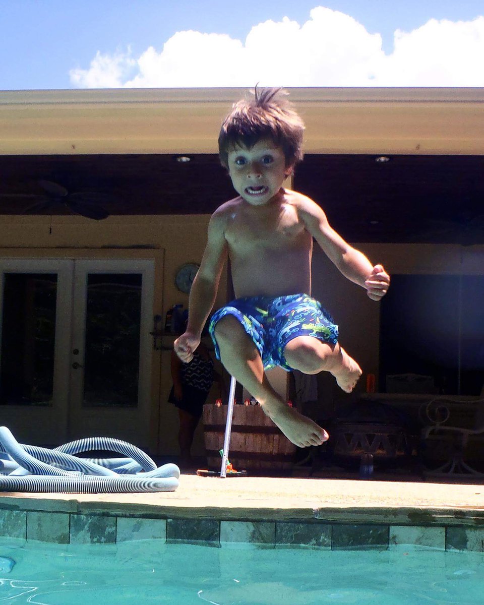 txhildey's tweet photo. @TheresaRockFace @rodryanshow @dinahpowers it's so stinking hot it's time to go crazy. POOL TIME!!! #poolparty #fun https://t.co/vOKNjSCN4i