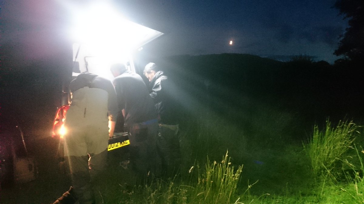 ProfJGrey's tweet photo. And the fish team still processing under a crescent moon. @ribbletrust @ribblejones @timoeldridge #BashallBrook https://t.co/oW9nZuARXD