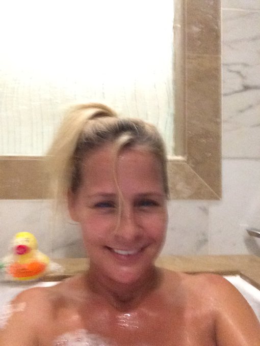 It was a lonely bath just be and my ducky https://t.co/YKX7gMPOwY<a href="/tag/workingout"class="tags"><span>#workingout</span></a>