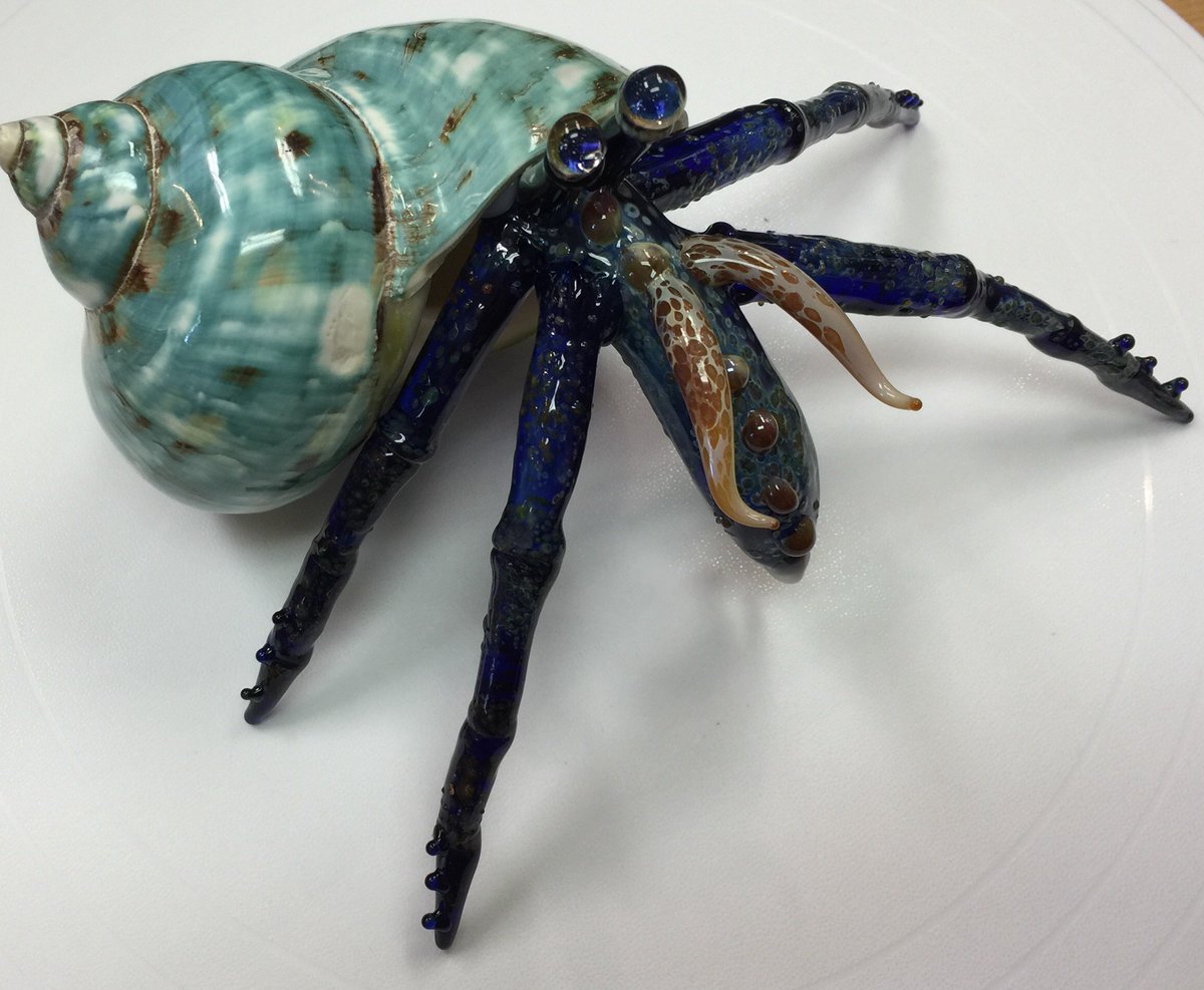 Hermit Crab mania at Gypsea Glass on Pier Road in Jekyll's Historic District! 
Glass Artist: Steve Selchow