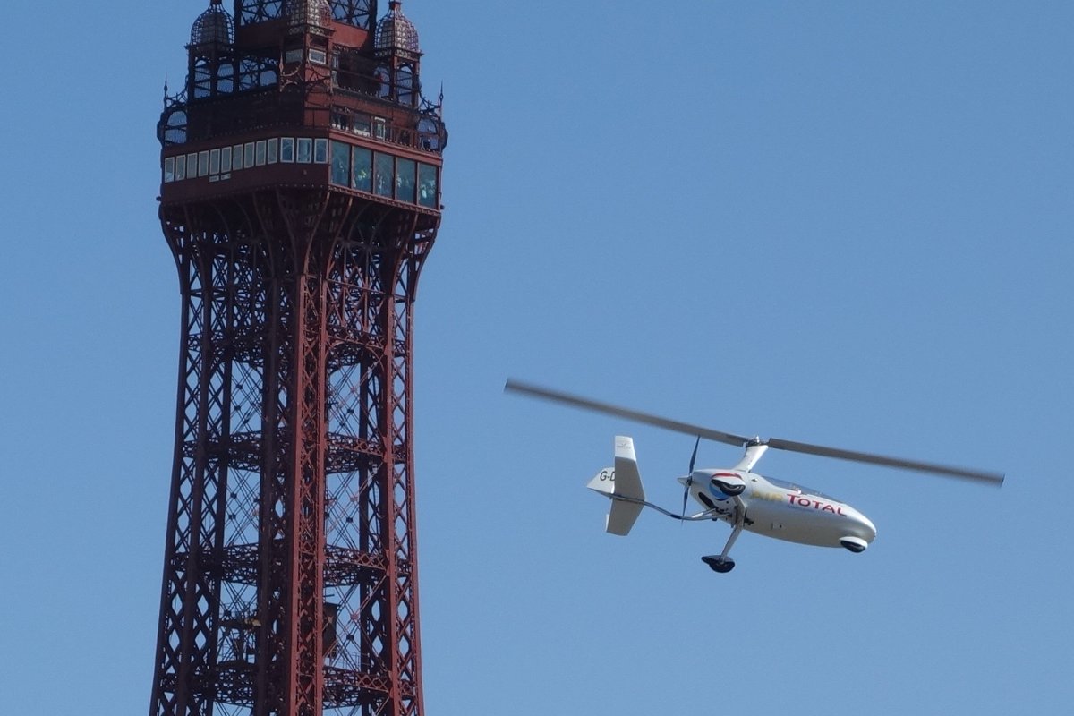 WartonW30's tweet photo. Peter Troy Davies From todays display at Blackpool @BlackpoolAir @BlackpoolToday_ @UKAirshowReview @gyroairdisplays https://t.co/fkIgmCV1JT