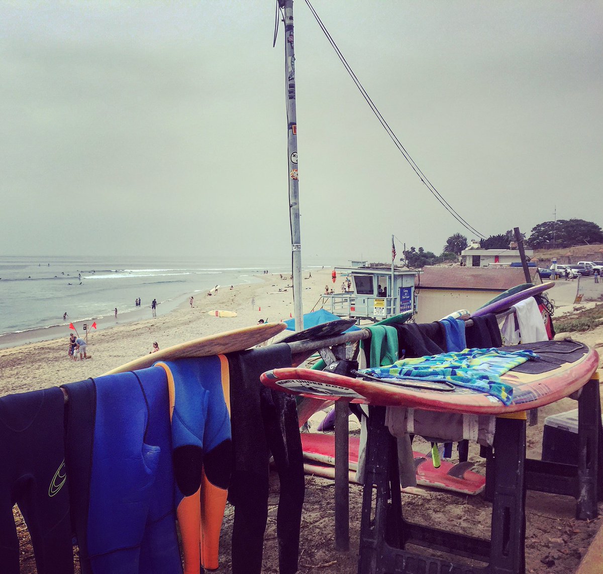 TracyWrights's tweet photo. Monday morning board meeting at the office. #MyDayInLA #Malibu #surf #surfsup #mightyunderdogs https://t.co/SQVuD72IPW