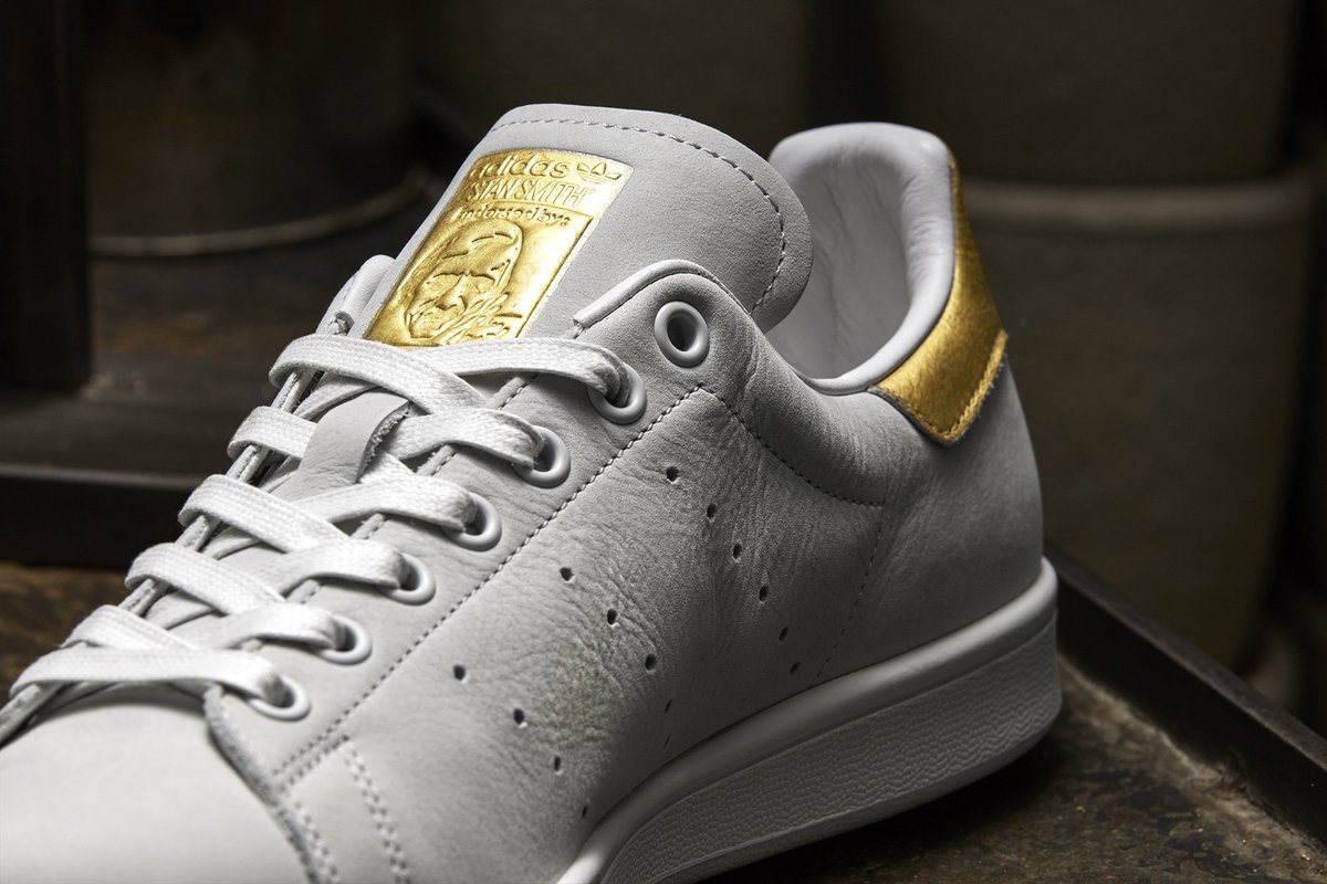 adidas rod laver gold leaf