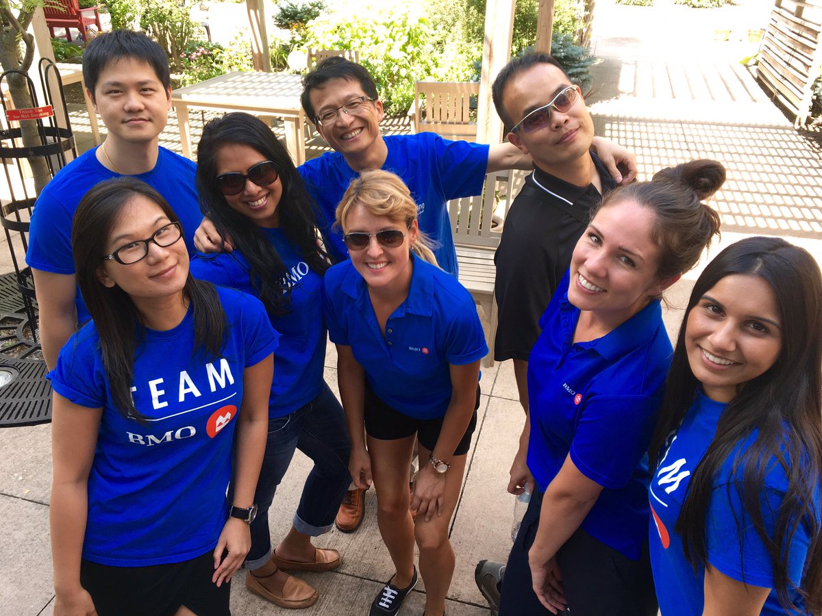 RajiniNagendran's tweet photo. Unionville Home Society Team Nagendran Volunteer Day #BeingGTDN #GivingBack #SoMuchFun https://t.co/kSjBjFZHII