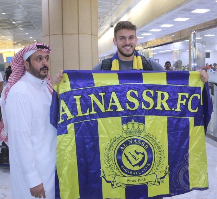AlNassrFC's tweet photo. وصل مساء اليوم اللاعب البرازيلي برونو برونو أوفيني لمطار الملك خالد الدولي بالرياض
#NFC https://t.co/fjChi03WKB