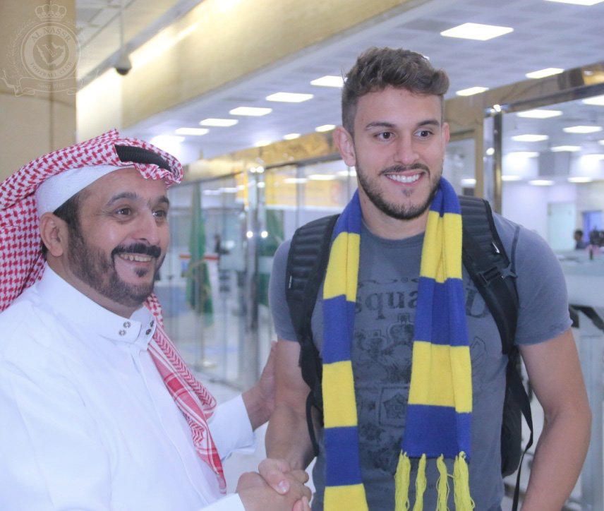 AlNassrFC's tweet photo. وصل مساء اليوم اللاعب البرازيلي برونو برونو أوفيني لمطار الملك خالد الدولي بالرياض
#NFC https://t.co/fjChi03WKB
