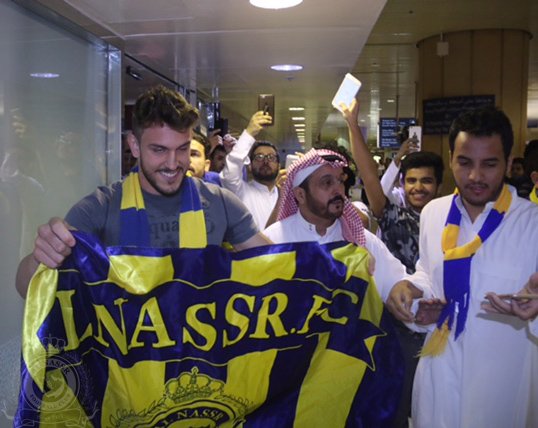 AlNassrFC's tweet photo. وصل مساء اليوم اللاعب البرازيلي برونو برونو أوفيني لمطار الملك خالد الدولي بالرياض
#NFC https://t.co/fjChi03WKB