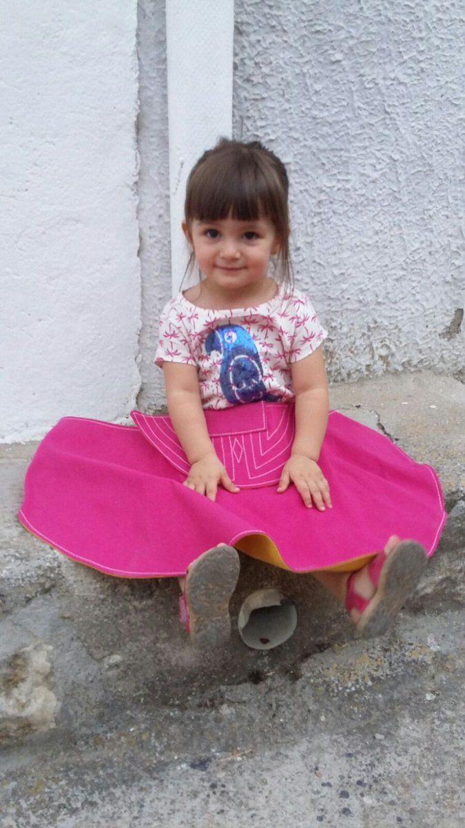 Sentada en el estribo y el capote sobre las rodillas estampa torera....se acerca el #16deAgosto y Daniela lo sabe!!!