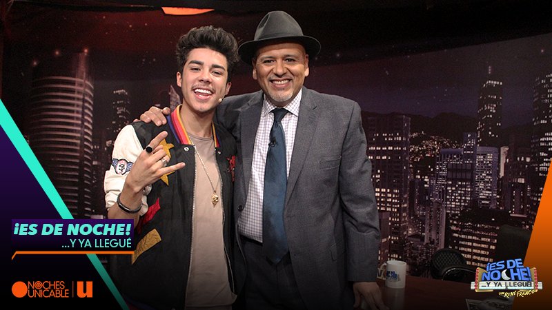 Esdenoche's tweet photo. A propósito de #MiFotoConMB, les dejamos la entrevista de @mariobautista_ @unicable_canal https://t.co/yFA9uDGBoA https://t.co/TAFOXyykKB