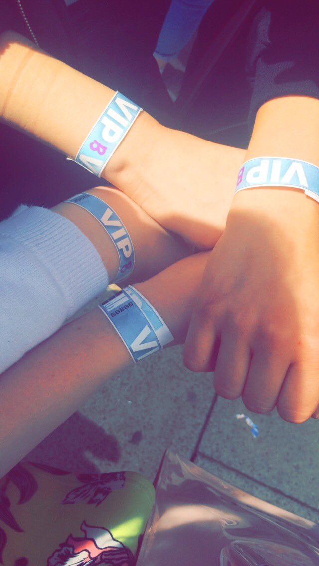 katiedixon1613's tweet photo. @MAGCONTOUR #MagconMonday Exactly 3 months today since #MagconManchester something I will never forget โค๏ธโค๏ธ https://t.co/IL2PuoYHiR