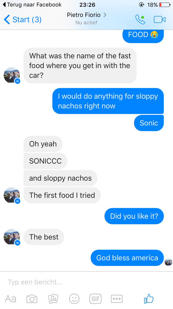 xSavannah_'s tweet photo. Here you can see two foreigners talking about America. We miss you guys (+food) https://t.co/C3iPdeiezv