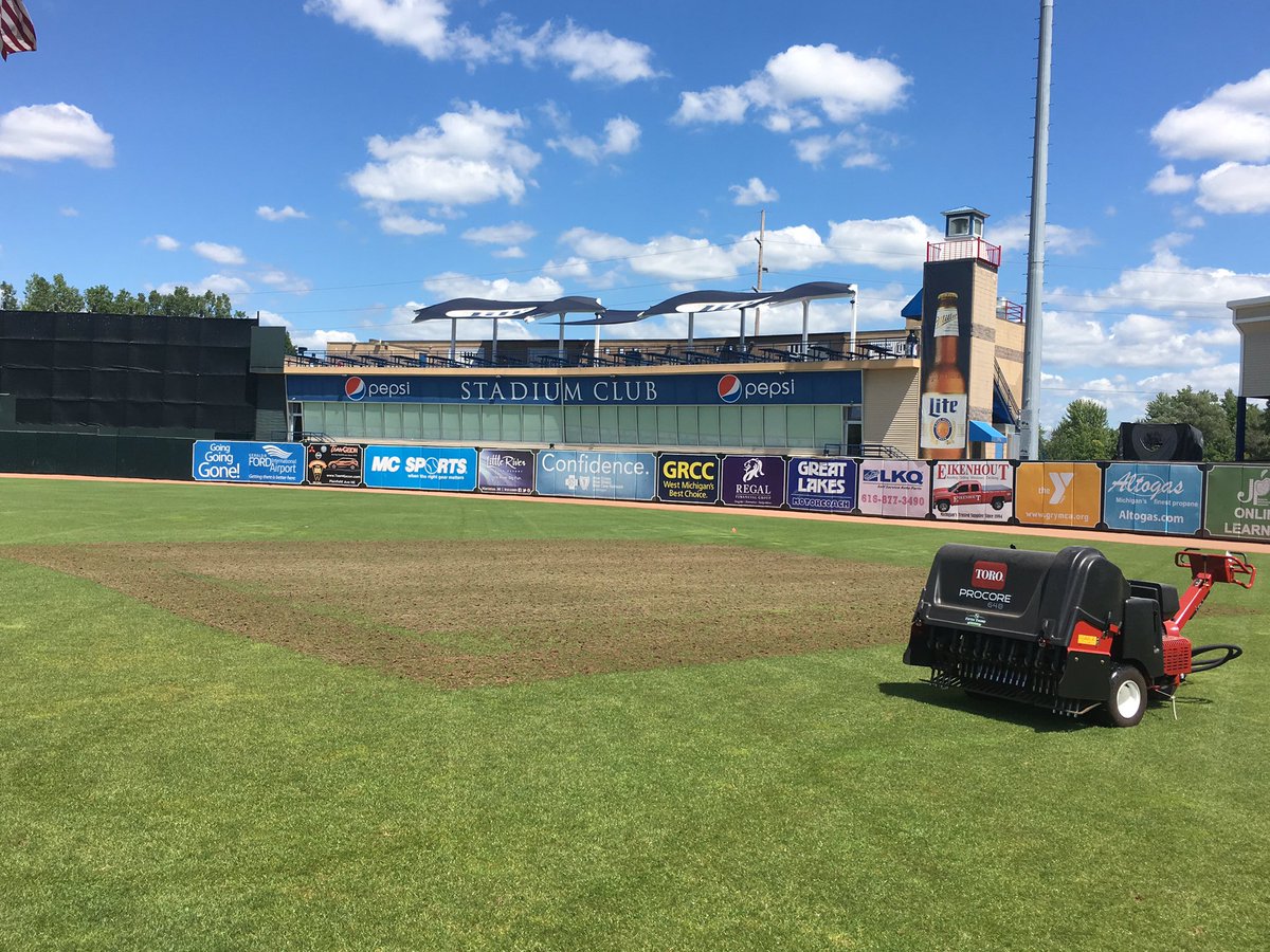 WhitecapsGCrew's tweet photo. Spent today aerating OF position areas, foul lines and tarp dump areas. Gearing up for final 10 games and concert. https://t.co/VW9nhJLFYc
