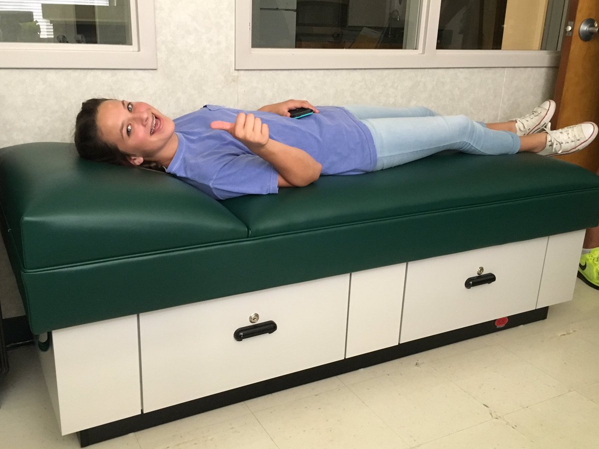JeannieRickele's tweet photo. In other news, I GOT A NEW EXAM BED!!! 👏🏼🙌🏼 I'm so excited! #LCMHS 🐻 Thank you, LCM Education Foundation!😀 https://t.co/XLymgLvYCO