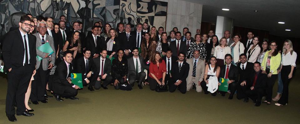 Defensores Públicos na Câmara Federal.Trabalho e foco no novo texto do PLP 257/16 a ser votado amanhã #DefensoriaSim