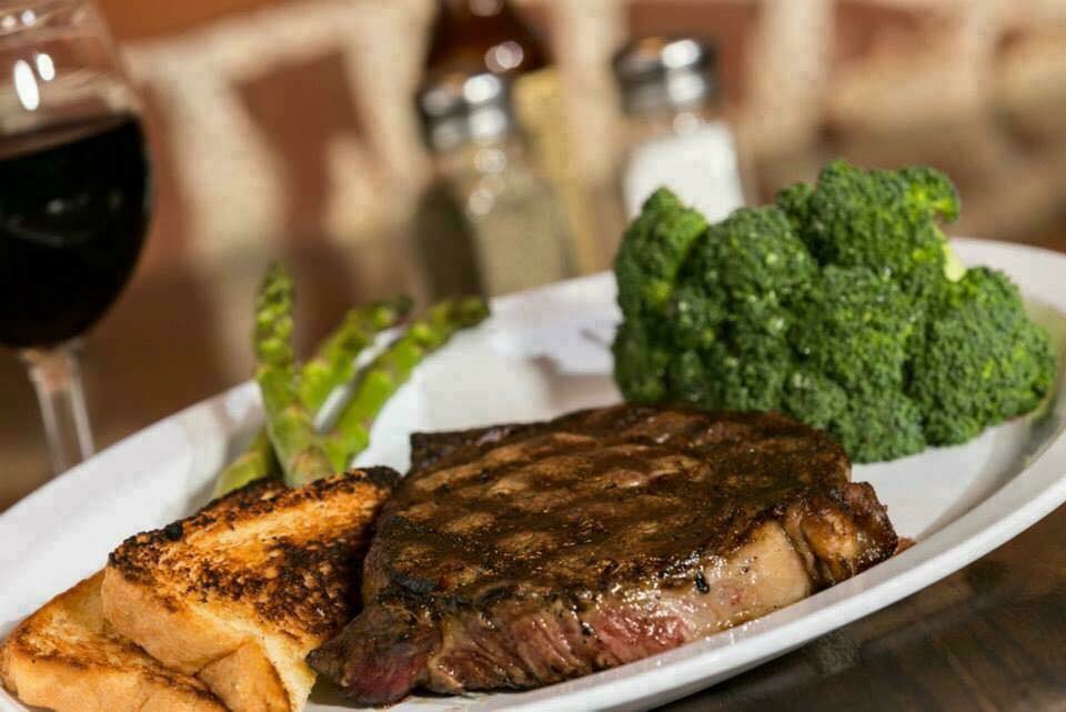 DoubleJMemphis's tweet photo. Monday night is steak night! 12oz ribeye or 7oz filet w/2 sides for only $15! #DoubleJs #steaknight #doublejdowntown https://t.co/ojQhl0bFRs