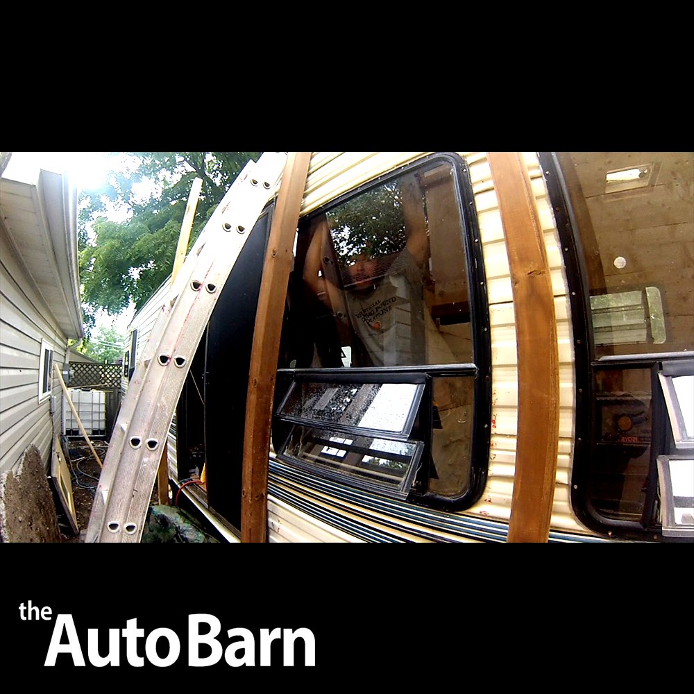 AutoBarnGroup's tweet image. Working away on transforming the trailer at the AutoBarn #PayAsmileForward #GitRdoneFun tabg.ca