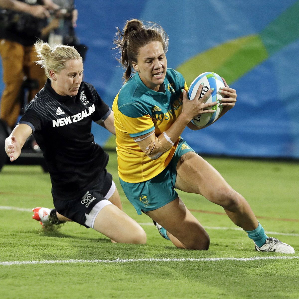 GOLD! Our Aussie sevens girls beat New Zealand to the gold medal at #Rio2016 #OlympicGames bit.ly/2aQ6uMh