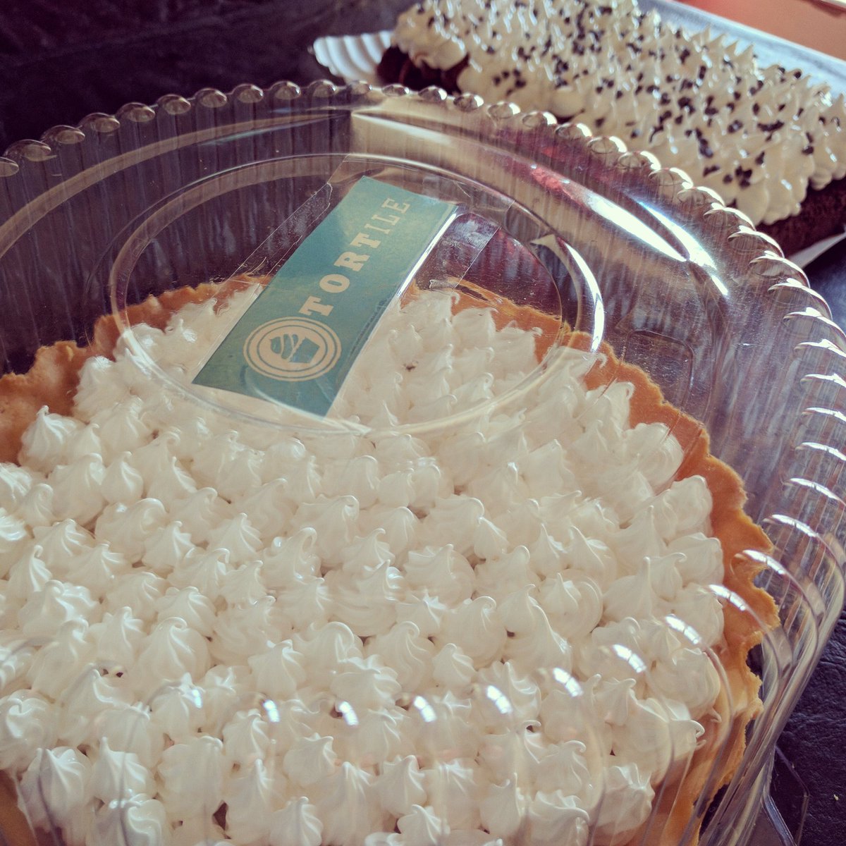TORTILEOK's tweet photo. Con ustedes, algunos de los pedidos del fin de semana! Lemon Pie🍋 y Torta Brownie🍫. https://t.co/CjqSoff6Lh