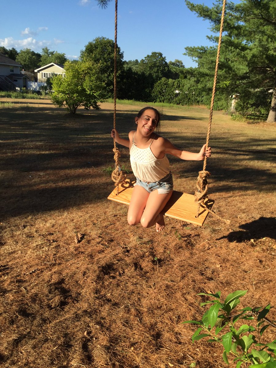 Leclerccc_'s tweet photo. I just wanted to take a cute swing picture https://t.co/q8ezvKB1w9
