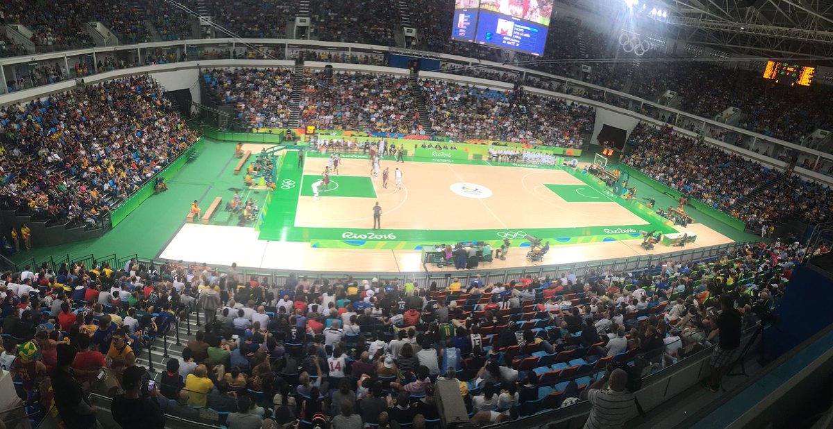 cmorlesVEN's tweet photo. #COVTeInforma08 acción del Venezuela vs USA en #Baloncesto vía redes sociales por @ZagaDeporte y @PuntoOlimpico https://t.co/dEJQ4Lam1E