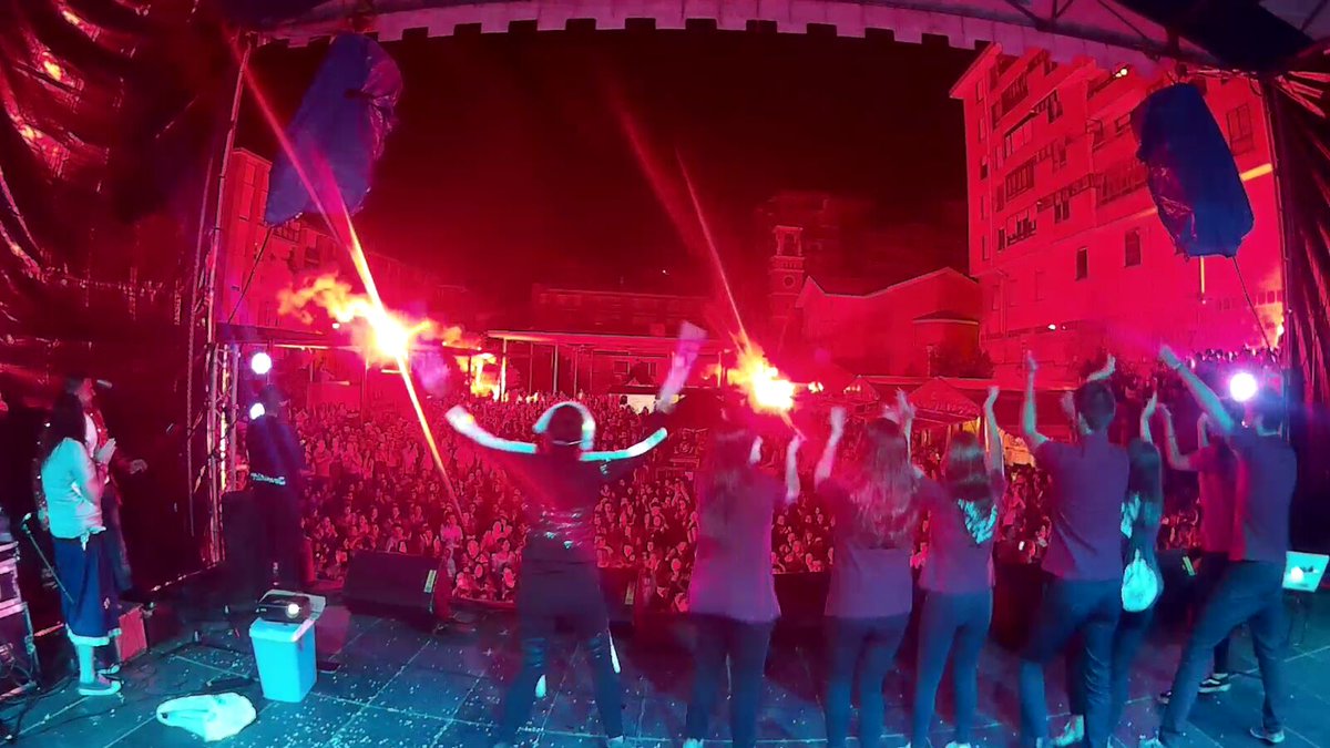 txinbirus2005's tweet photo. @zezengorri1998 @etorrigaldorri 
Incendiaremos el mundo otra vez!!!! 😀 https://t.co/oOULQ6wQuj