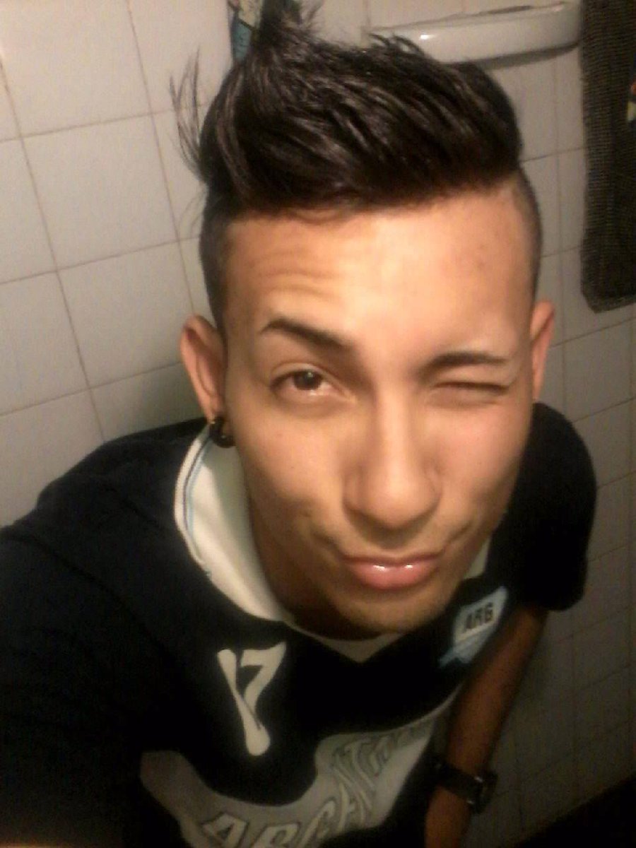 MaxiiMachuca04's tweet image. Besooss :*