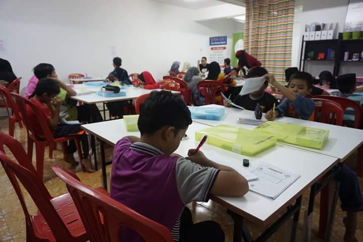 KelasLPS's tweet photo. #tb @KelasLPS semalam. Moga kelas harini makin rancak ya! 😀😀 https://t.co/MGYDNRi7Qc