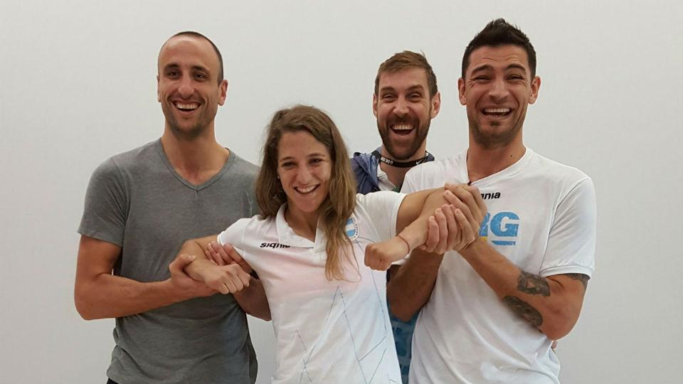 La foto del día: la Peque Pareto, a pura risa junto a Ginóbili, Nocioni y Delfino bit.ly/2aVpdb9 #Rio2016